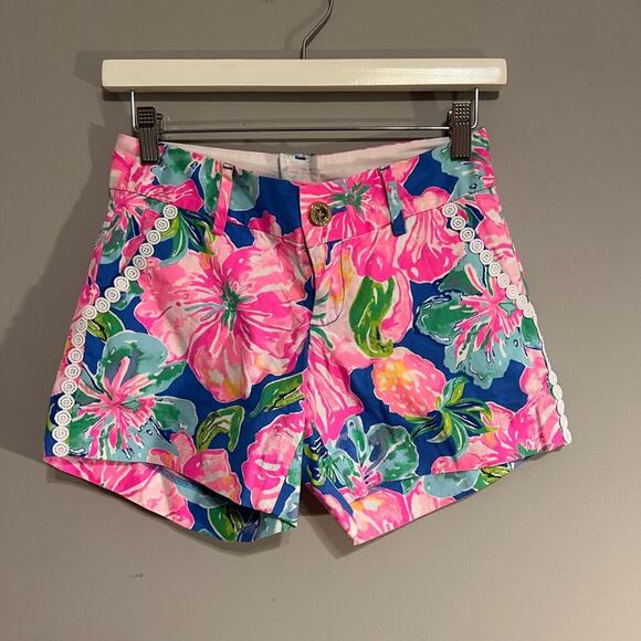 Lilly Pulitzer CALLAHAN SHORT in BECKON BLUE JUNGLE UTOPIA 00 - Picture 1 of 7